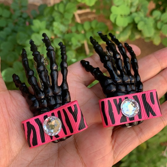 Hair clips skeleton hand hair accessories Halloween Day of Dead Dia de Muertos - Picture 4 of 16
